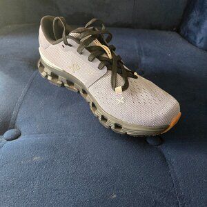 On Cloud Womens Running Shoe